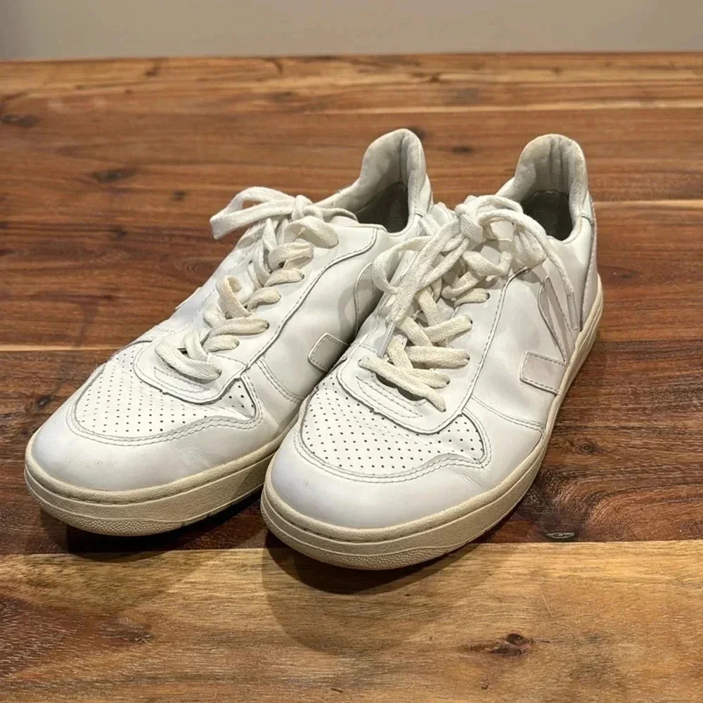 Veja V-10 Sneaker in Extra White on White Men’s Size 7